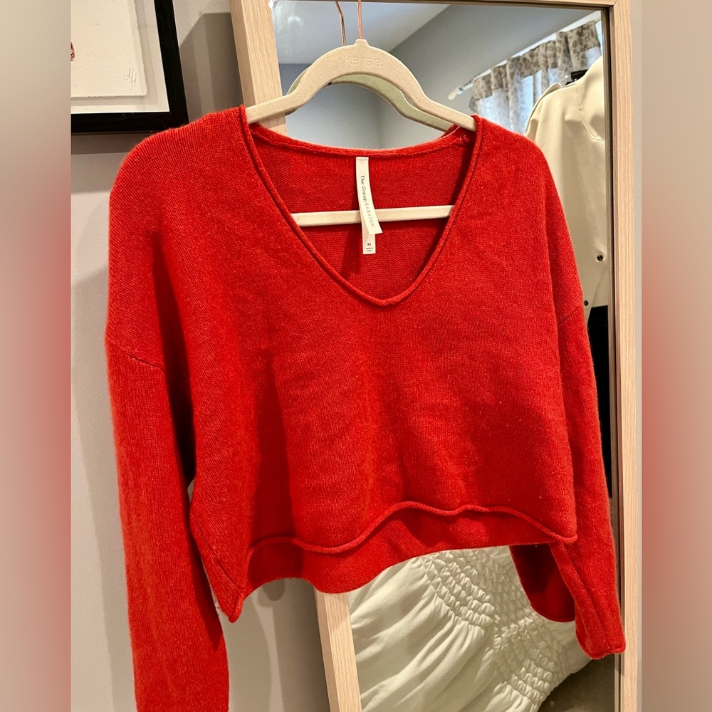 Aritzia “Group by Babaton” cashmere cropped vneck sweater